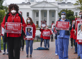 Trump aláírta a bevándorlást korlátozó rendeletet, emlékeztette az amerikaiakat a szigorú előírások betartására