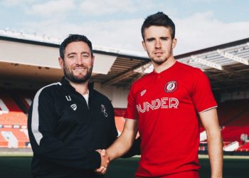 Mindent meg fognak tenni Angliában, hogy újrainduljon a futball