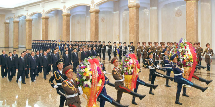 Kim Dzsong Unhoz egészségügyi szakértőket küldött Kína