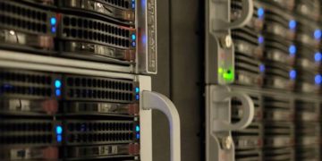 IBM forgalma és nyeresége az első negyedévben csökkent