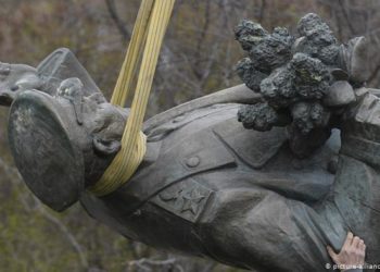 Büntetőeljárás indult a prágai Konyev-szobor eltávolítása miatt Moszkvában (videó)