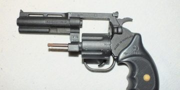 Két betörés, három fegyver, kilenc gyanúsított