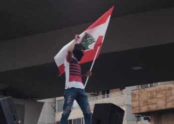 Libanonban a kijárási korlátozások ellenére ismét tüntetnek a kormány ellen