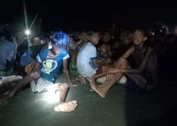 Banglades megmentett csaknem 400 rohingját, aki két hónapon át hánykolódott a tengeren