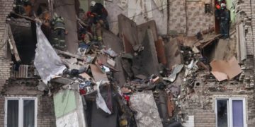 Óriási gázrobbanás miatt beomlott egy ötemeletes lakóház Oroszországban, halottak