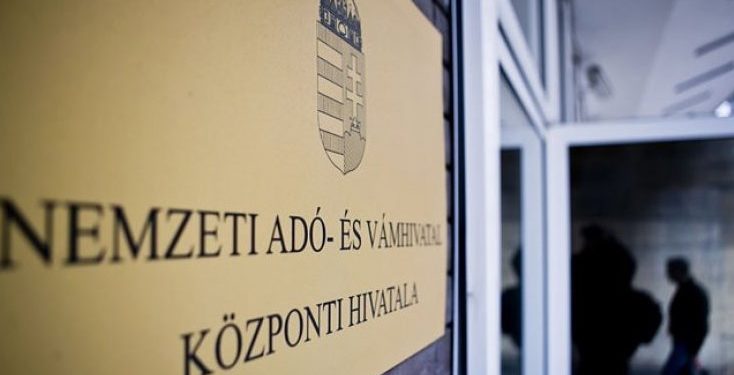 Több milliárdot csalt el egy munkaközvetítő cég Fejér megyében, a NAV egy  milliárdot lefoglalt (videó)