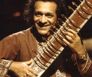 Ravi Shankar – 100 éve született  a szitár nagymestere (videó)