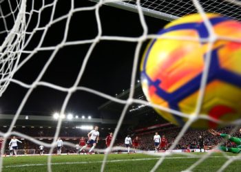 Csak semleges pályákon lehet befejezni a Premier League küzdelmeit.