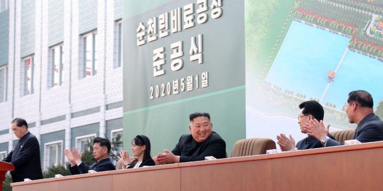 Kim Dzsong Un egészségi állapotáról nyilatkozó, Észak-Koreából délre szökött képviselő bocsánatot kért