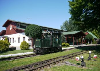 ÚJRAINDUL AZ ERDEI VASÚT ÉS AZ ÖKOTURISZTIKAI KÖZPONT GEMENCEN