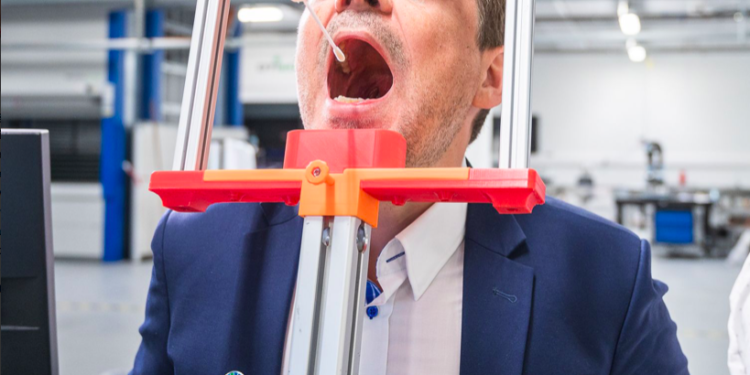 Nyálmintát vevő robotot fejlesztettek ki Dániában