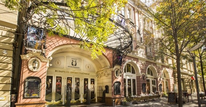 Trianon 100 – Szétszakítottak címmel készített online musicalt a Budapesti Operettszínház