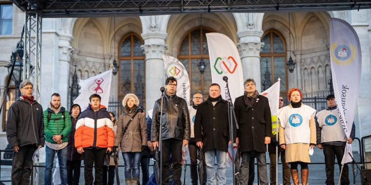 A Pedagógusok Szakszervezete nem támogatja az iskolaőrség létrehozását