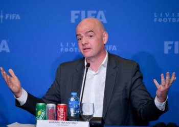 A FIFA elnöke szerint türelmesnek kell lenni a szurkolók visszaengedésével