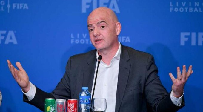 A FIFA elnöke szerint türelmesnek kell lenni a szurkolók visszaengedésével