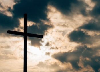 A kínai hatóságok több száz keresztet távolítottak el templomokról április óta