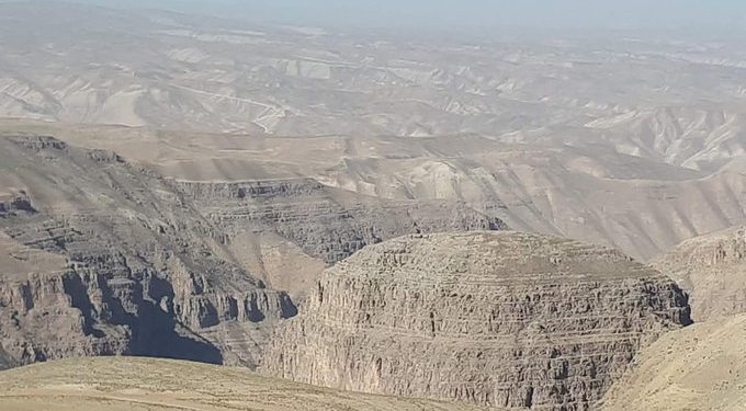 Afganisztánban fegyveresek több embert megöltek különböző támadásokban