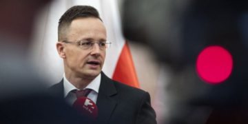 Szijjártó Péternek a román államfővel szemben megfogalmazott bírálatát elutasítja Románia
