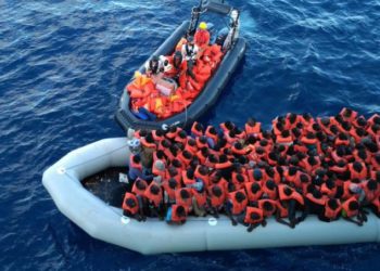 Egy migránsokat szállító csónak süllyedt el Líbia partjainál, többen eltűntek