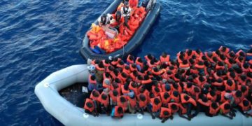 Egy migránsokat szállító csónak süllyedt el Líbia partjainál, többen eltűntek