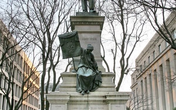 Konföderációs tábornok szobrát döntötték le Washingtonban a demonstrálók