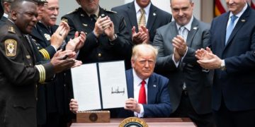 Donald Trump óvatos rendőrségi reformot jelentett be