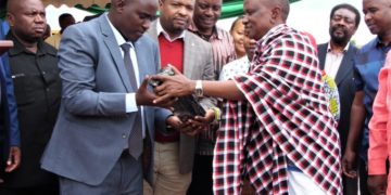 Egy tanzániai bányász rekordméretű tanzanit drágaköveket talált