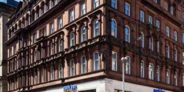 Glasgowban késelés történt, agyonlőtték a gyanúsítottat, rendőr a sérültek között