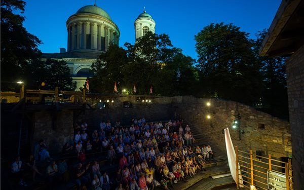 Esztergomi Várszínház 32. évada megnyílt