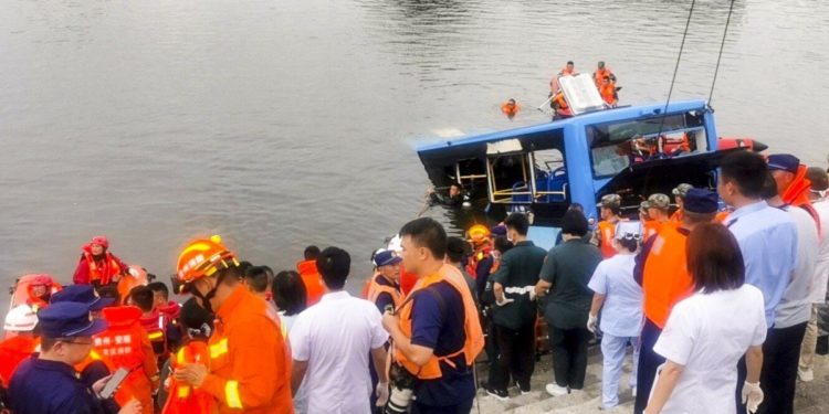 A halálos buszbalesetet szándékosan okozta a sofőr (videó)