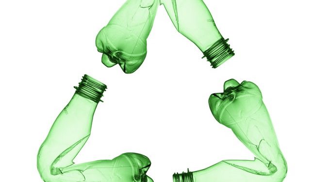 A Legyünk kreatívak hulladékból ötletpályázat nyerteseit díjazták