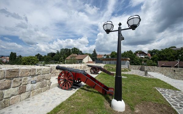 Egerben a vár több mint félmilliárd forintból helyreállított Zárkándy-bástyáját adták át