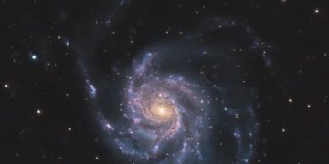 Pelyhes spirálgalaxisról készültek lenyűgöző felvételek