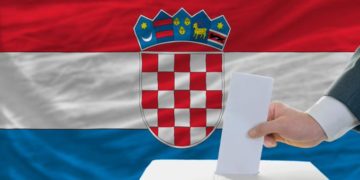 Horvátországban megkezdődtek az előrehozott parlamenti választások