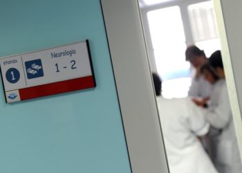 A vatikáni kórházban koponyájuk hátsó részénél összenőtt ikreket választottak szét