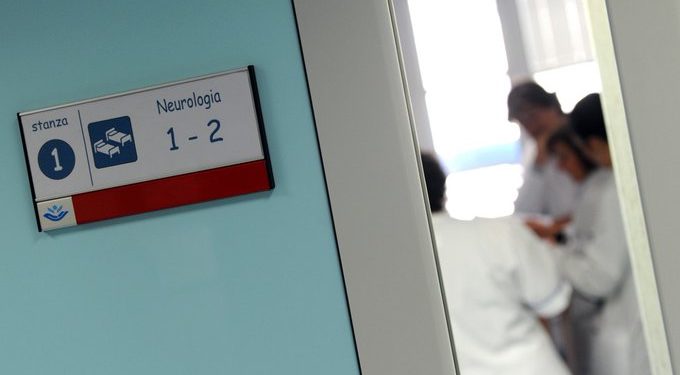 A vatikáni kórházban koponyájuk hátsó részénél összenőtt ikreket választottak szét