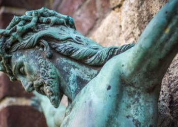 USA – Jézus-szobrot fejeztek le