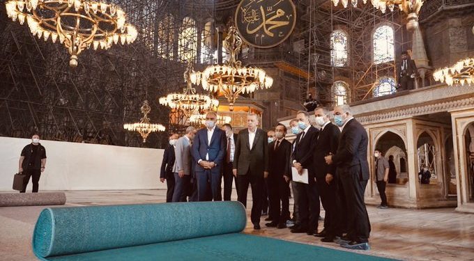 Hagia Sophia – az egykori ortodox bazilikába tett jelképes látogatást Erdogan