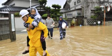 A felhőszakadások miatt t﻿öbb mint egymillió embert evakuálnak Japánban