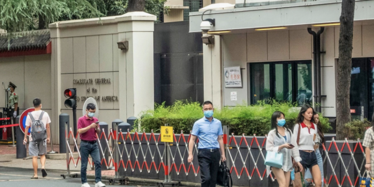 Bevonták az amerikai zászlót, kína birtokba vette a konzulátust