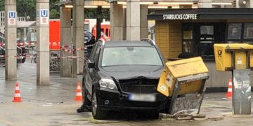 Berlin – Autós hajtott gyalogosok közé