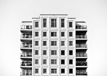 Ingatlanos bűnszervezet bukott le