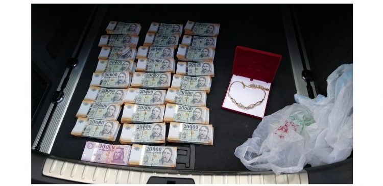 62 millió forintot loptak az ügyfél számlájáról