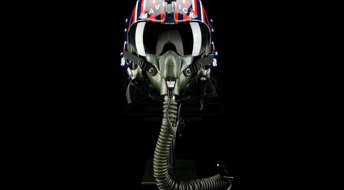 Tom Cruise sisakjára is lehet licitálni egy amerikai árverésen