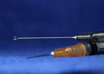 A vírussal szemben „kettős védelmet” biztosíthat egy vakcinajelölt