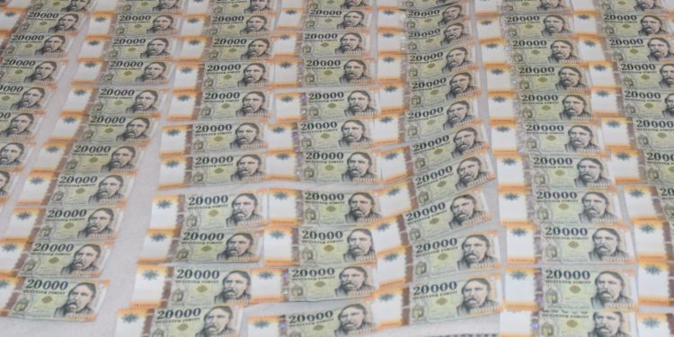 Unokázós bandára csapott le a rendőrség (videó)