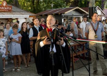 Megnyitották a balatonfüredi borhetek