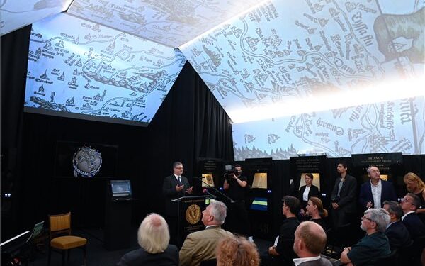 Megnyílt A nemzet emlékezete című kiállítás a Magyar Nemzeti Levéltár Országos Levéltárában