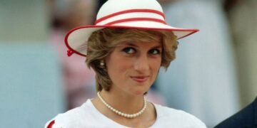 A Kensington-palota előtt állítanak szobrot Diana hercegnőnek