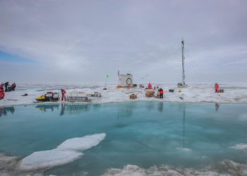 Hatalmas robajjal darabokra tört az észak-sarkvidéki jégtábla amelyen felállították a világ legjelentősebb sarkkutató expedíciójának táborát